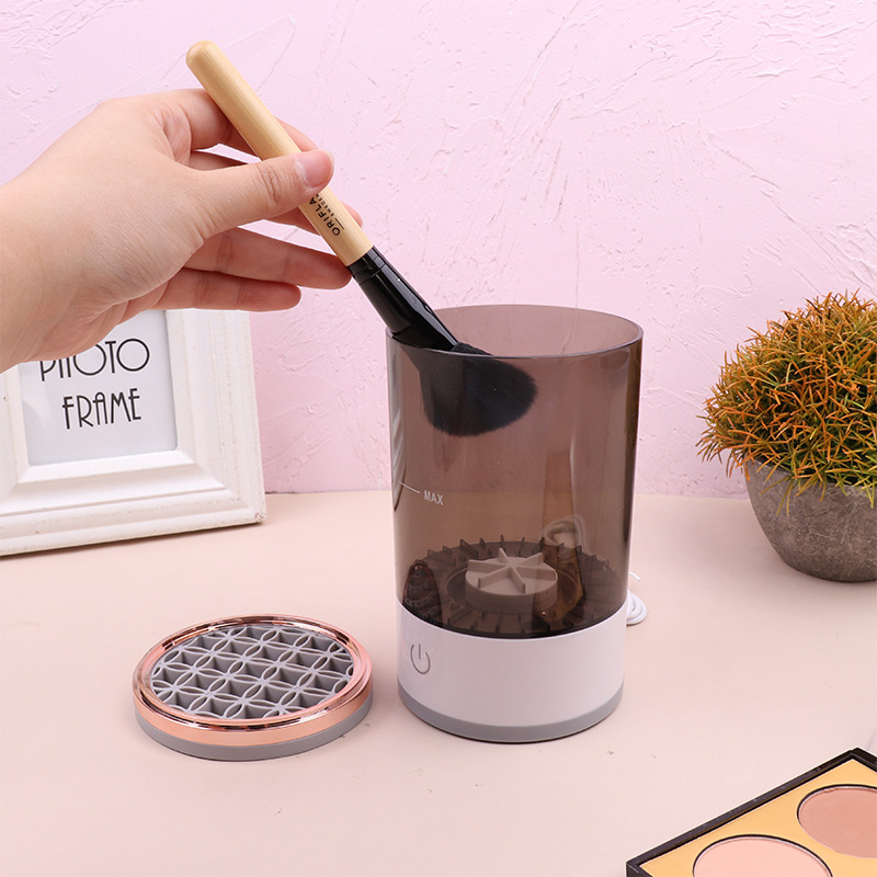 Makeup Brush Cleaner โ Electric Rechargeable Brush Spinner for Fast, Effortless Cleaning & Drying